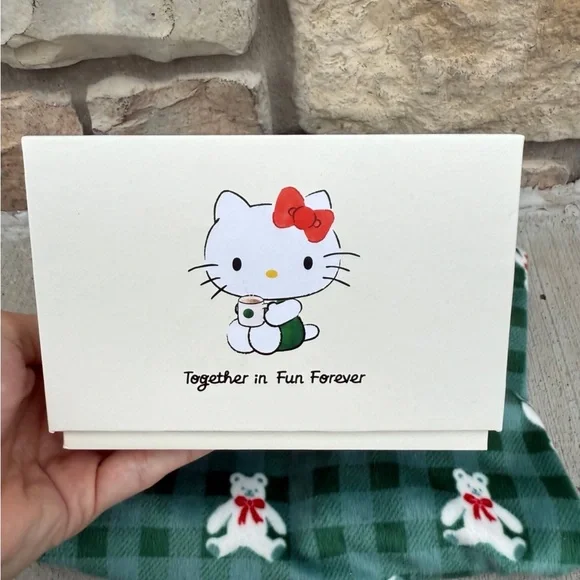 Starbucks x Hello Kitty Coffee Mug with lid - Picture 3 of 4